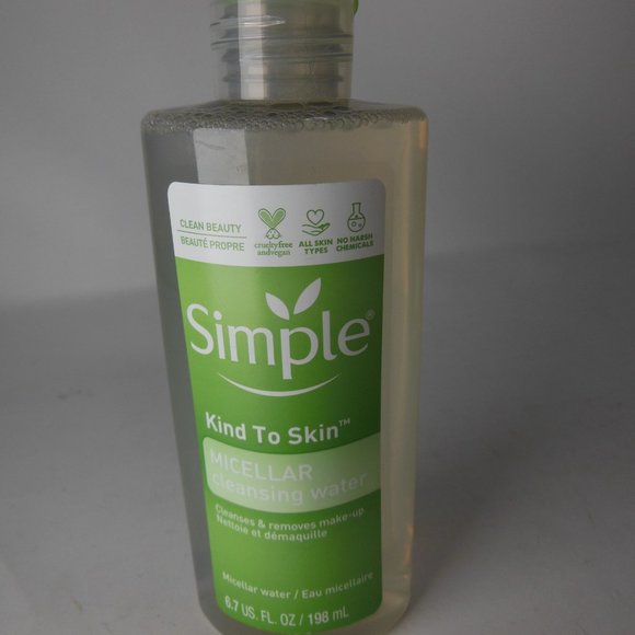 Lot Simple Kind To Skin Moisturizing Facial Wash & Simple Micellar Makeup Water - Picture 2 of 3
